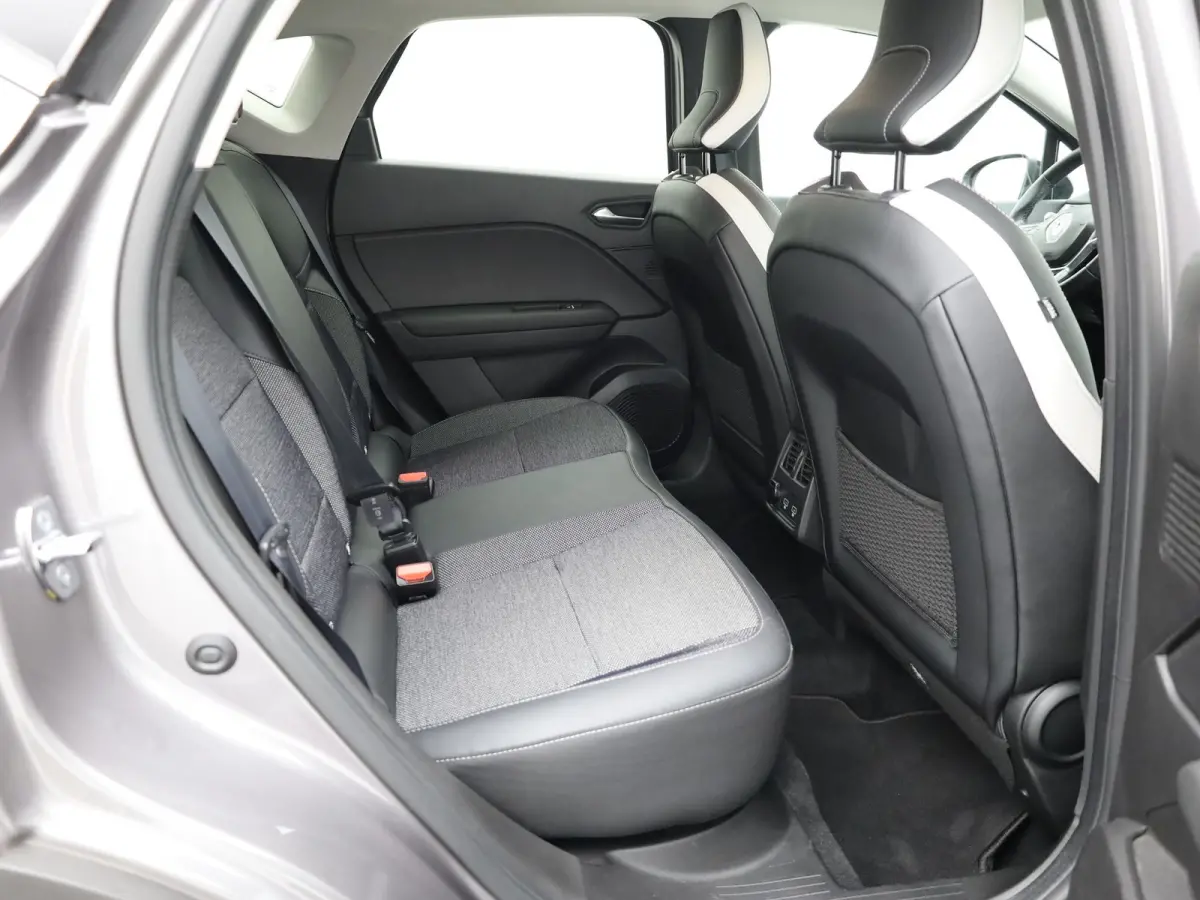1.3 TCe 140 Intens | NAVI | Trekhaak | Cruise | Camera | Apple Carplay / Android | Prijs Rijklaar!!