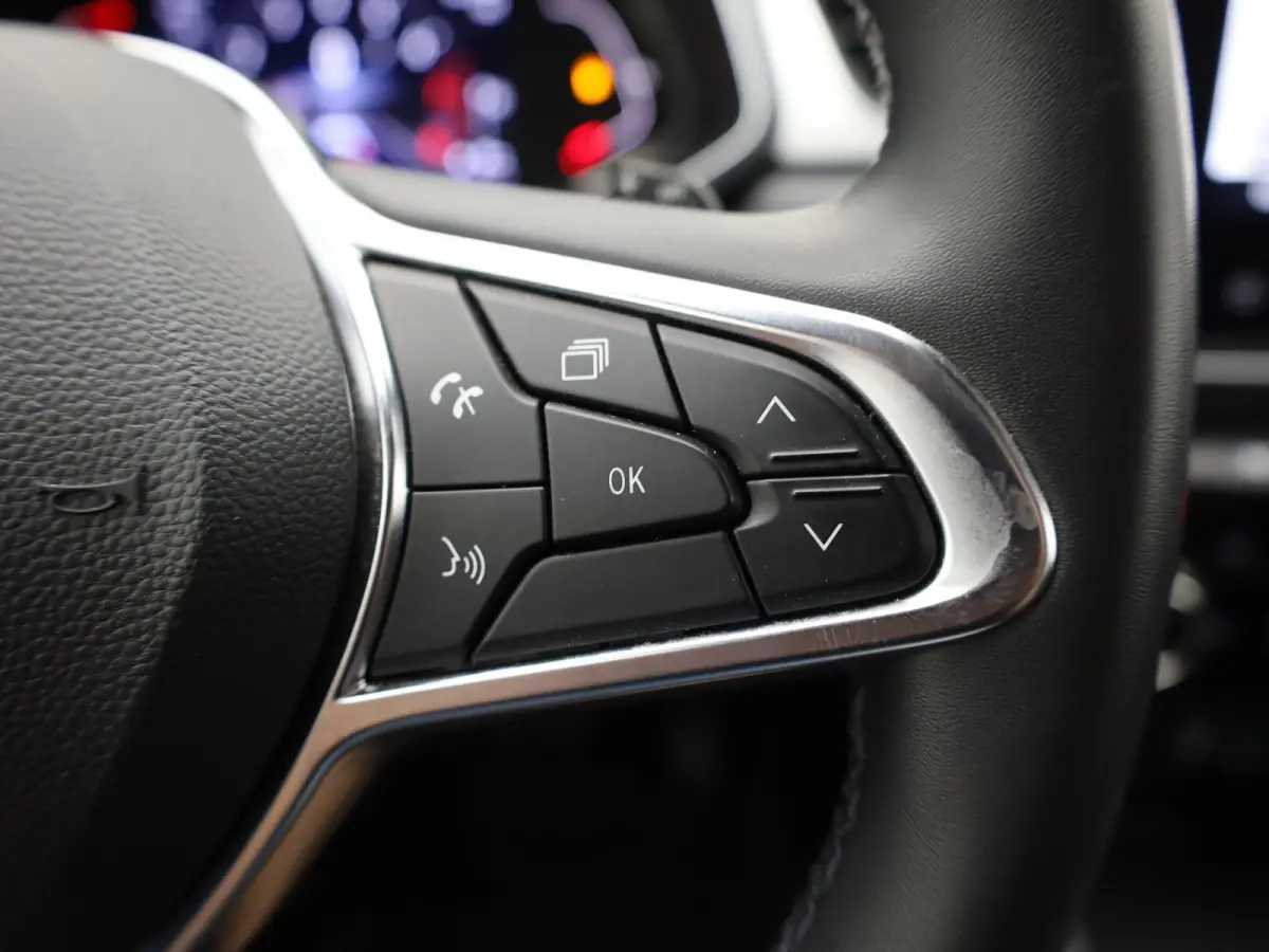 1.3 TCe 140 Intens | NAVI | Trekhaak | Cruise | Camera | Apple Carplay / Android | Prijs Rijklaar!!