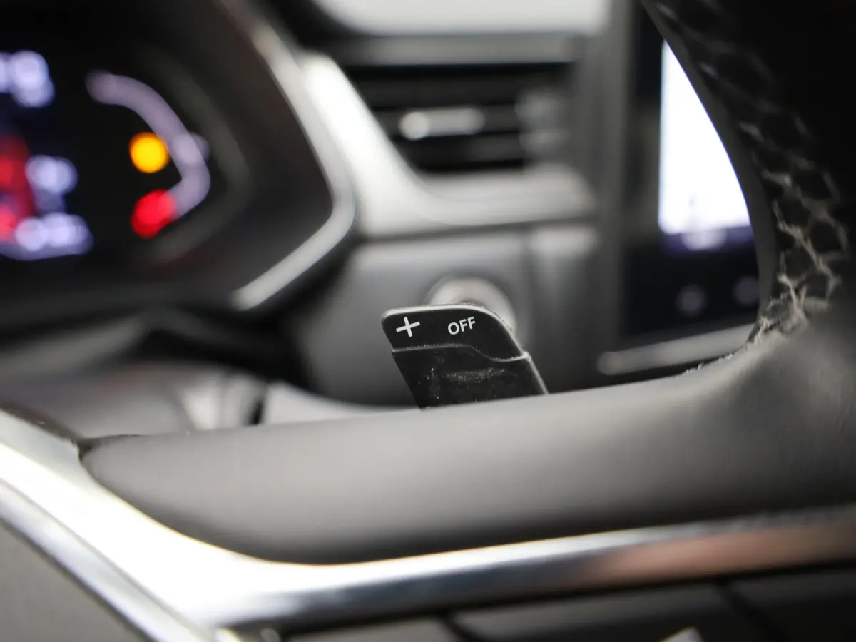 1.3 TCe 140 Intens | NAVI | Trekhaak | Cruise | Camera | Apple Carplay / Android | Prijs Rijklaar!!
