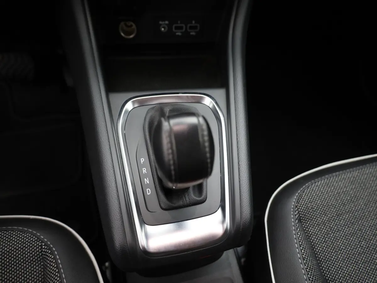 1.3 TCe 140 Intens | NAVI | Trekhaak | Cruise | Camera | Apple Carplay / Android | Prijs Rijklaar!!