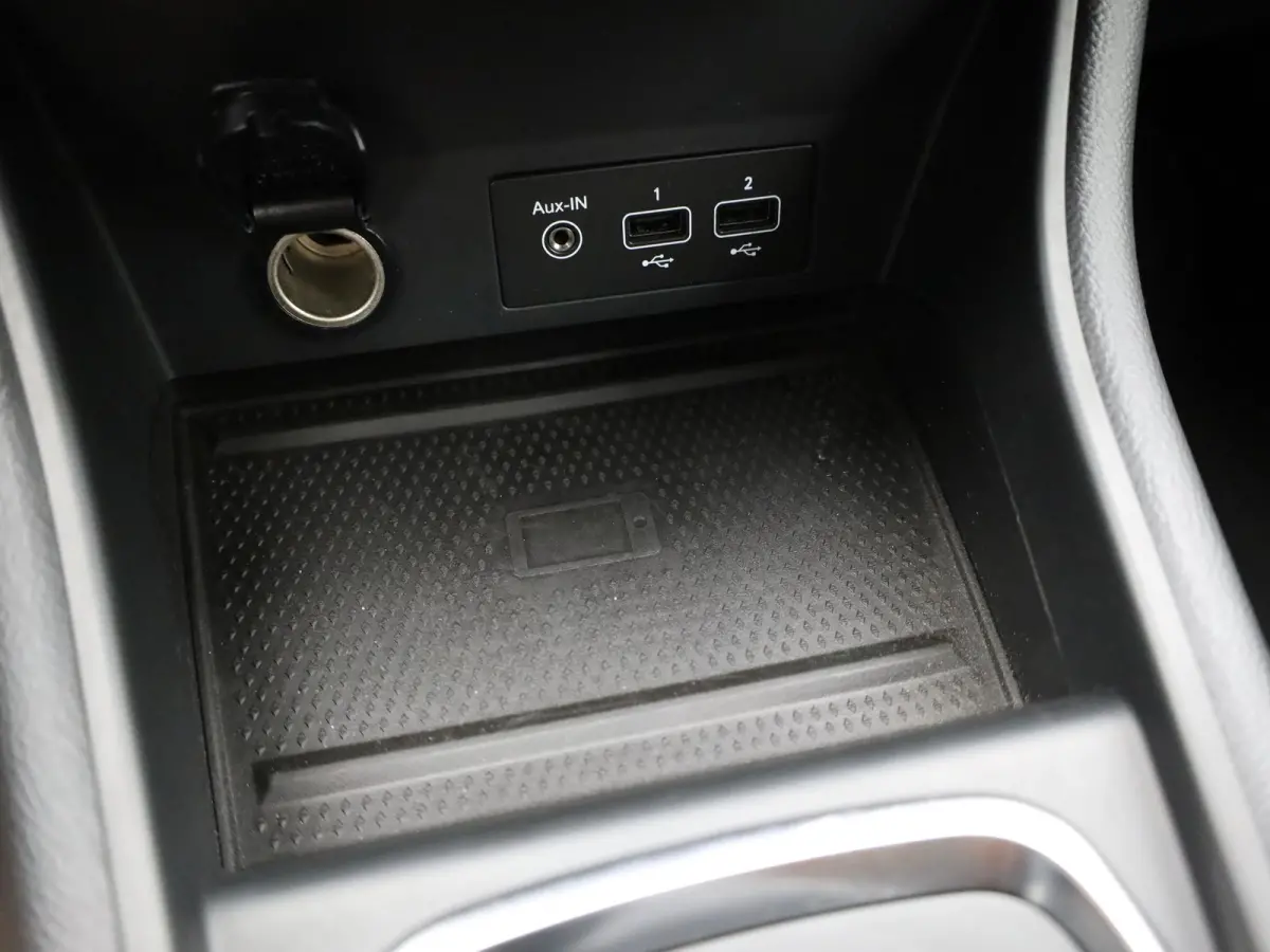 1.3 TCe 140 Intens | NAVI | Trekhaak | Cruise | Camera | Apple Carplay / Android | Prijs Rijklaar!!