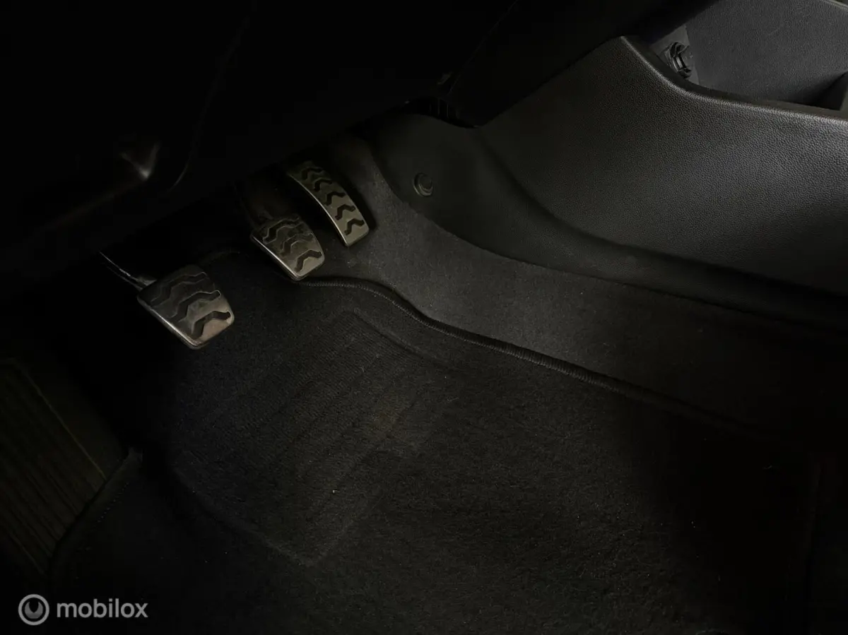 1.0 T-GDI Active CROSSOVER NAVI CRUISE PDC VELG