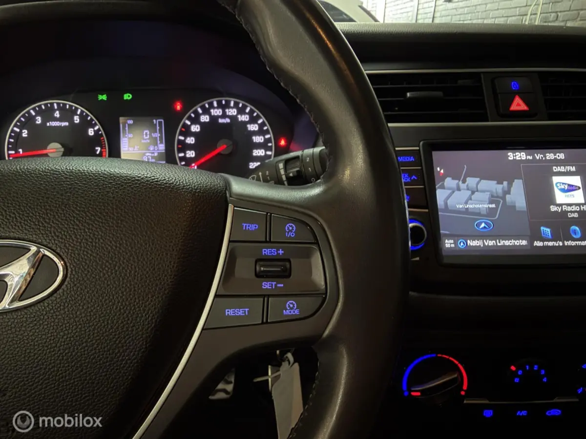 1.0 T-GDI Active CROSSOVER NAVI CRUISE PDC VELG
