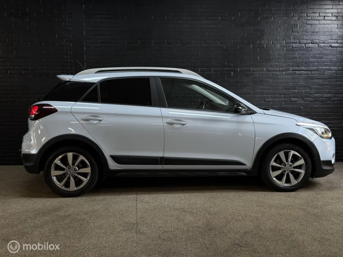 1.0 T-GDI Active CROSSOVER NAVI CRUISE PDC VELG