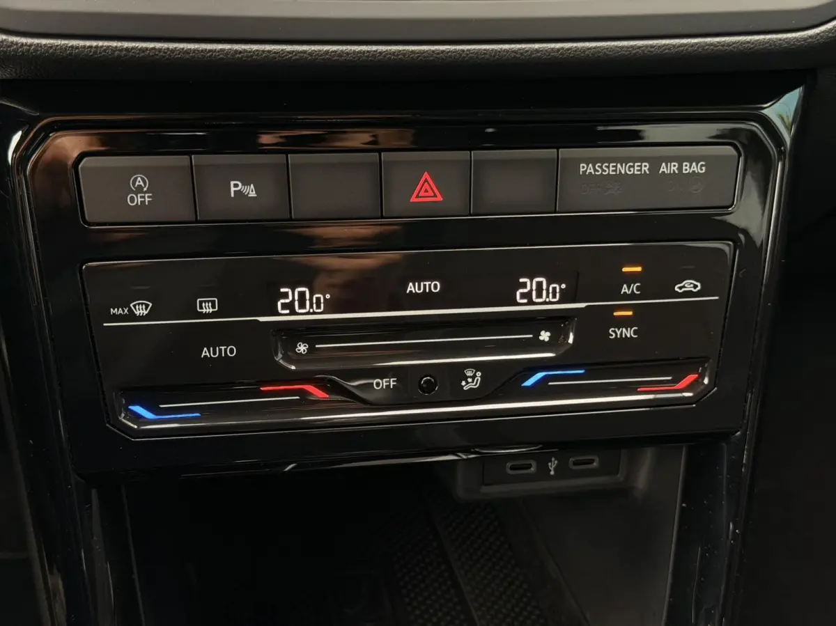 1.0 TSI 110PK! Life CARPLAY | CAM | ADAPT.CRUISE | LED | NAV | ECC | DAB | 18'LMV | NAP