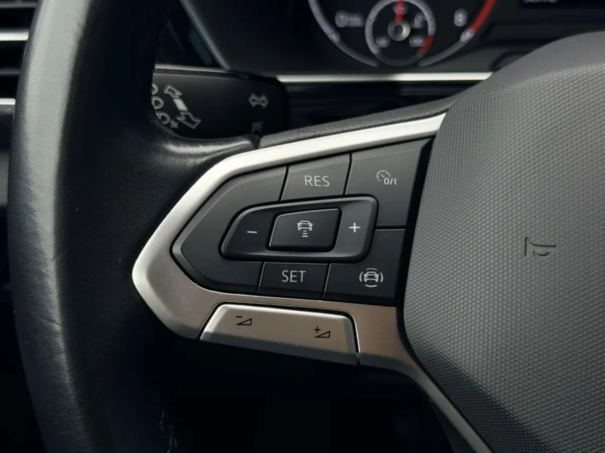1.0 TSI 110PK! Life CARPLAY | CAM | ADAPT.CRUISE | LED | NAV | ECC | DAB | 18'LMV | NAP