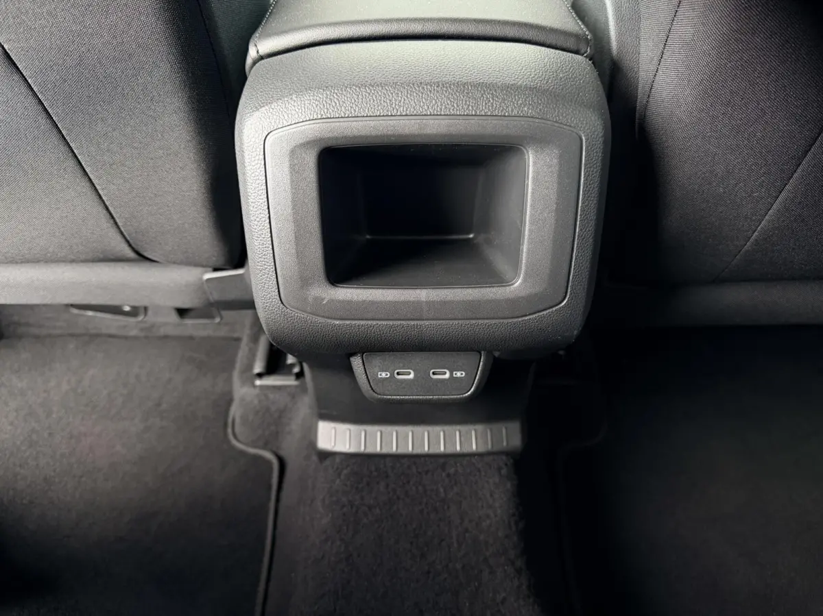 1.0 TSI 110PK! Life CARPLAY | CAM | ADAPT.CRUISE | LED | NAV | ECC | DAB | 18'LMV | NAP