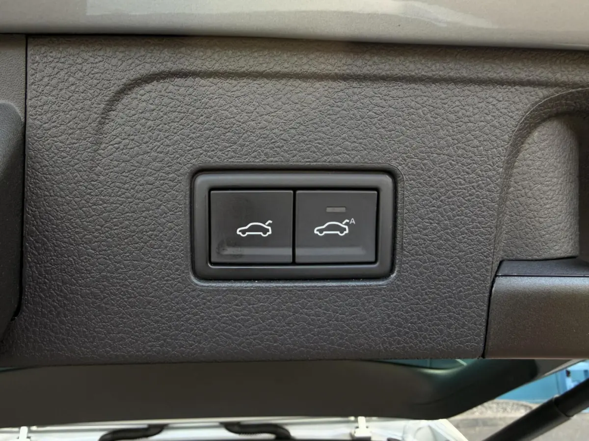 1.5 TSI R-Line Business + PANO | TREKH | CARPLAY | ADAPT.CRUISE | CAM | DIGI.DASHB | LED | 18'LMV
