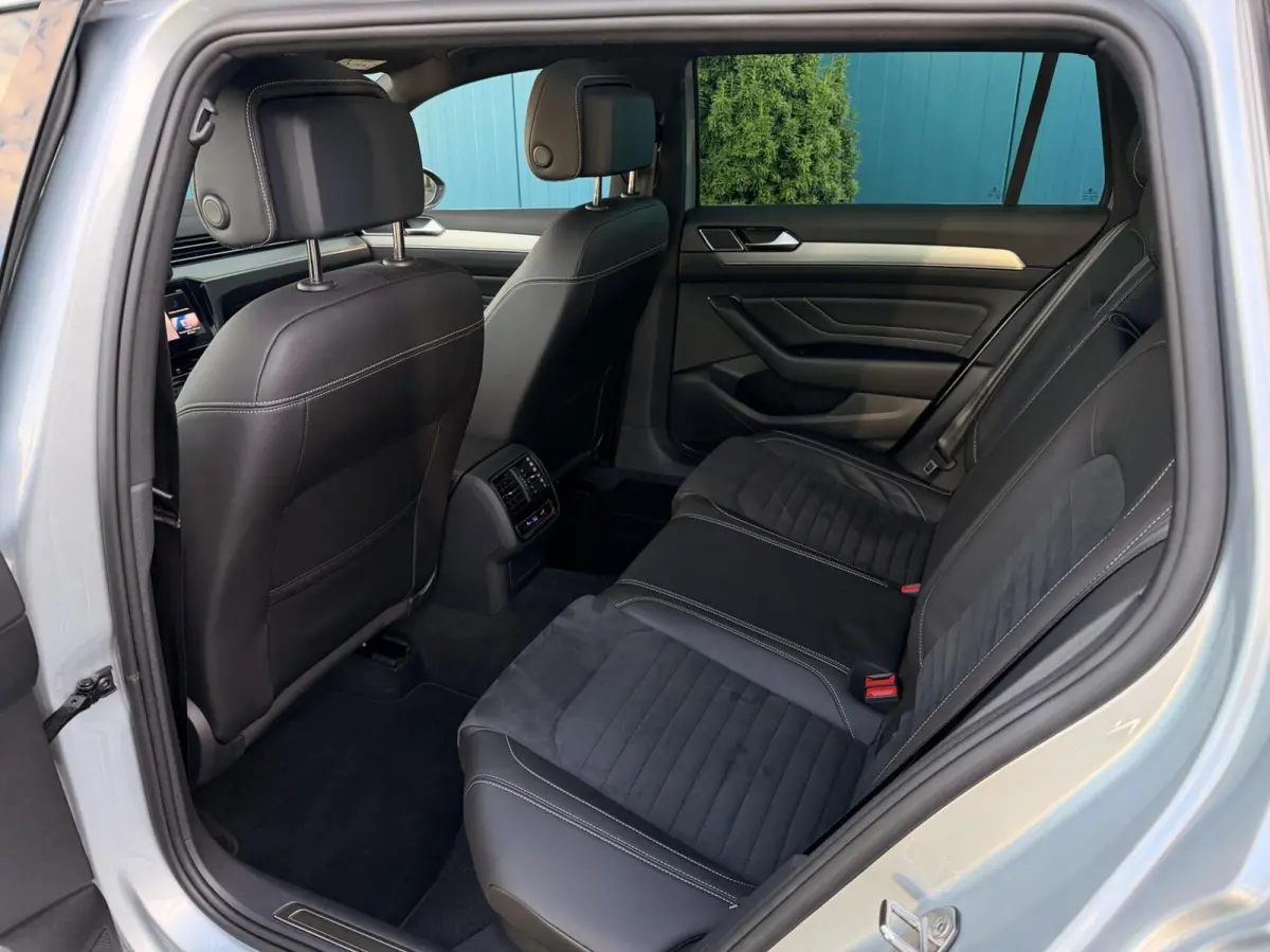 1.5 TSI R-Line Business + PANO | TREKH | CARPLAY | ADAPT.CRUISE | CAM | DIGI.DASHB | LED | 18'LMV
