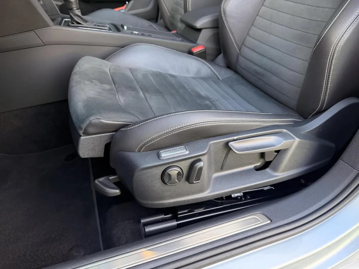 1.5 TSI R-Line Business + PANO | TREKH | CARPLAY | ADAPT.CRUISE | CAM | DIGI.DASHB | LED | 18'LMV