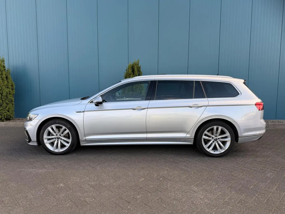 1.5 TSI R-Line Business + PANO | TREKH | CARPLAY | ADAPT.CRUISE | CAM | DIGI.DASHB | LED | 18'LMV