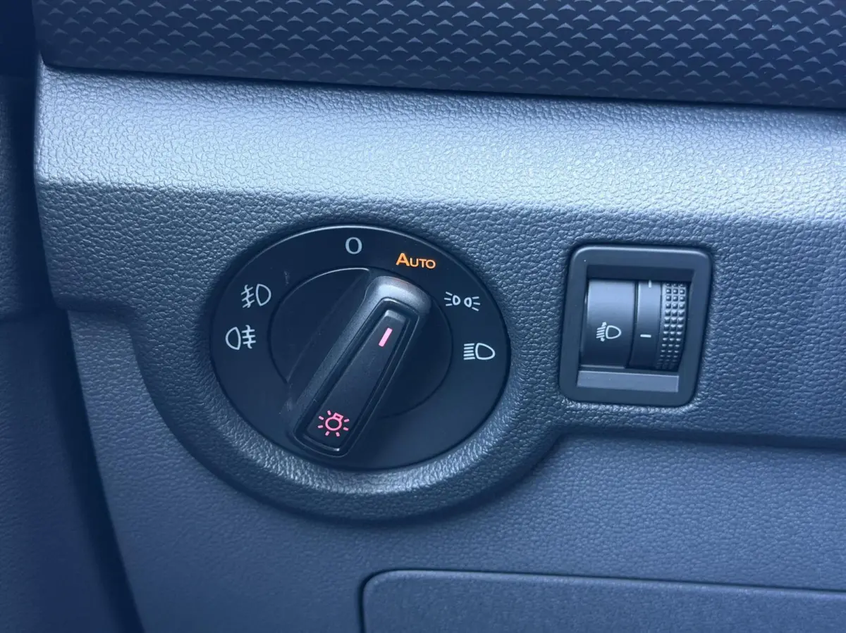 1.0 TSI Life CARPLAY | ADAPT.CRUISE | NAV | PDC | DAB | LMV | 1'EIG