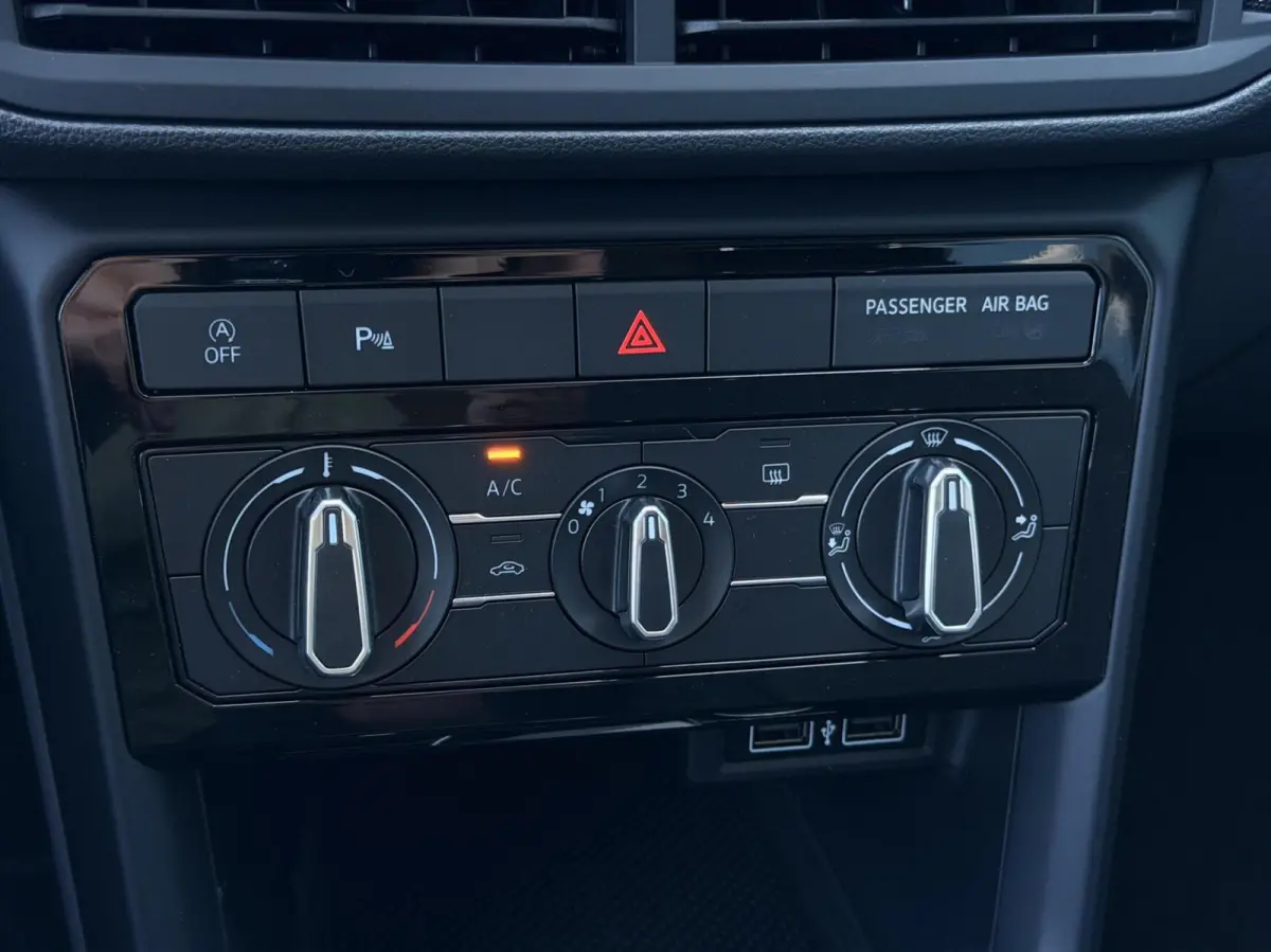1.0 TSI Life CARPLAY | ADAPT.CRUISE | NAV | PDC | DAB | LMV | 1'EIG