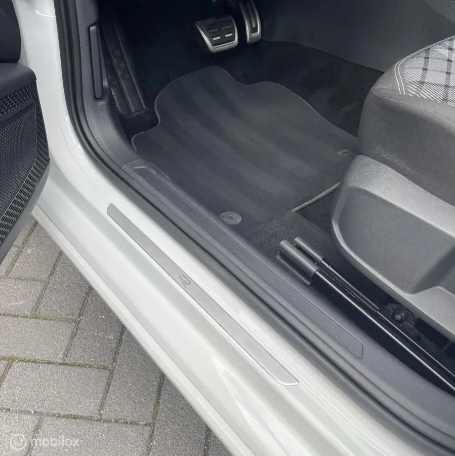 1.5 TSI DSG 3xR-Line 150PK Pano Ac