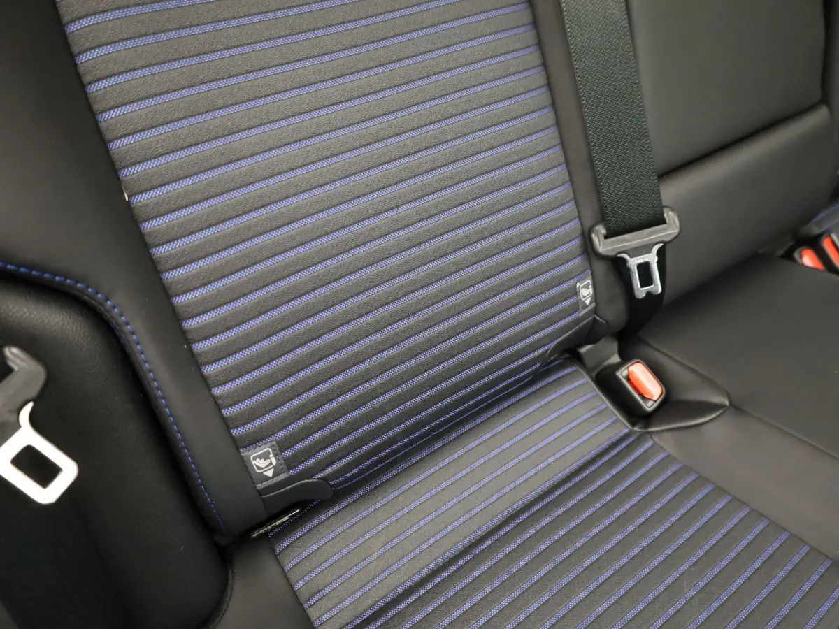 2.5 Hybrid Bi-Tone | NL Auto | Panodak | Elek. Stoelen | 360 Camera | Apple Carplay/ Android | Bi-Tone | Prijs Rijklaar !!