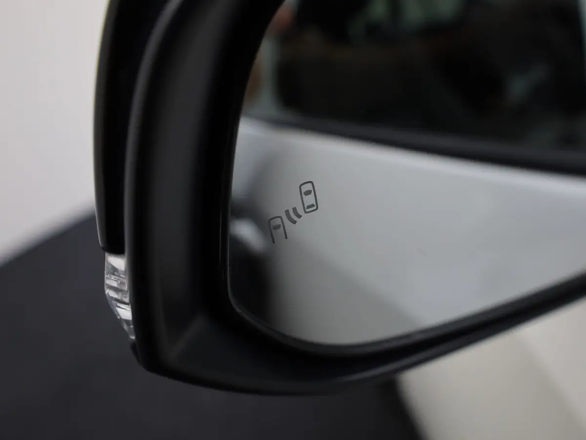 2.5 Hybrid Bi-Tone | NL Auto | Panodak | Elek. Stoelen | 360 Camera | Apple Carplay/ Android | Bi-Tone | Prijs Rijklaar !!
