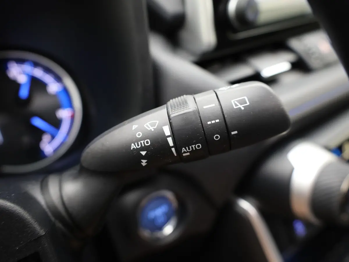 2.5 Hybrid Bi-Tone | NL Auto | Panodak | Elek. Stoelen | 360 Camera | Apple Carplay/ Android | Bi-Tone | Prijs Rijklaar !!