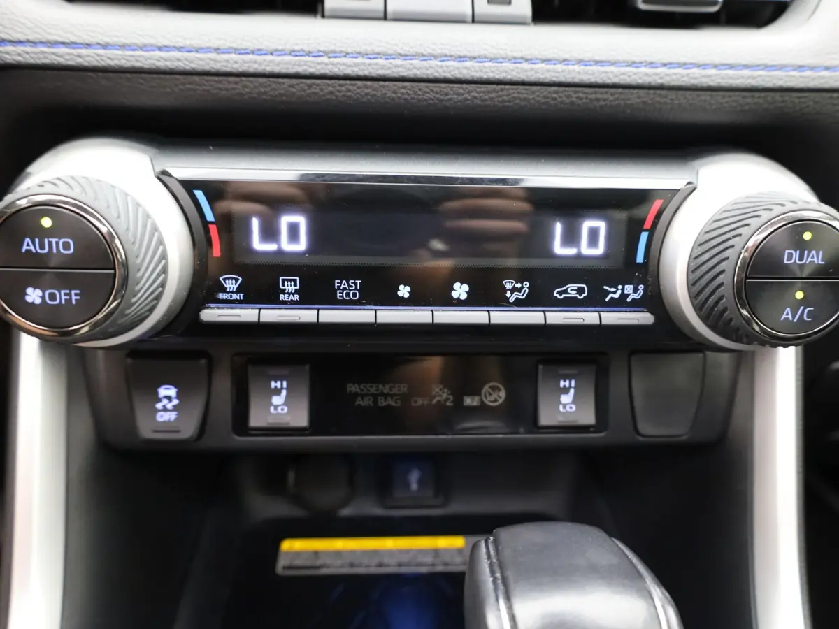 2.5 Hybrid Bi-Tone | NL Auto | Panodak | Elek. Stoelen | 360 Camera | Apple Carplay/ Android | Bi-Tone | Prijs Rijklaar !!