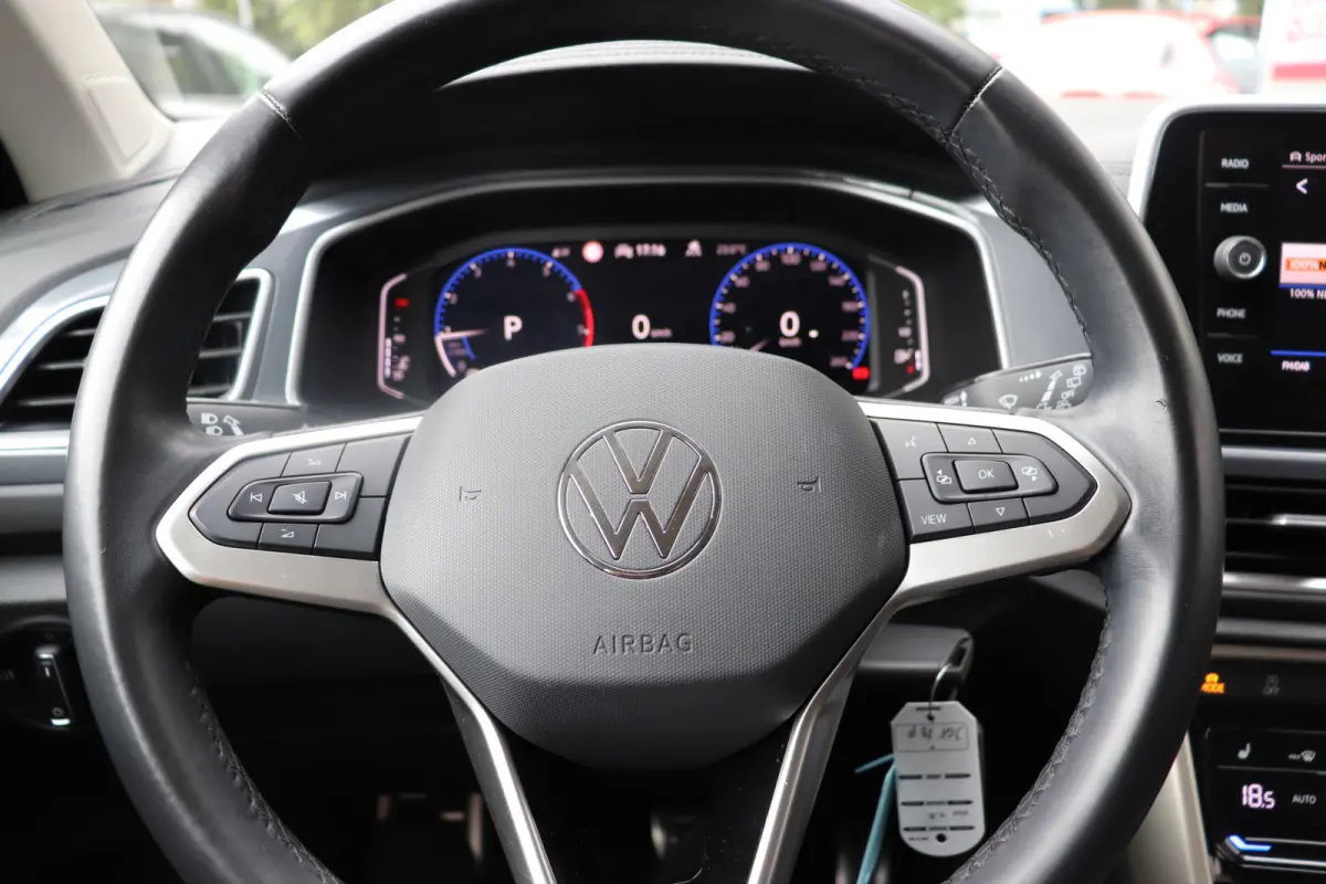 1.5 TSI Move Automaat. All-season banden, Full-led.