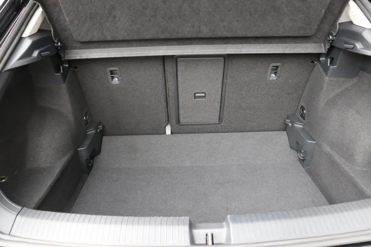 1.5 TSI Move Automaat. All-season banden, Full-led.