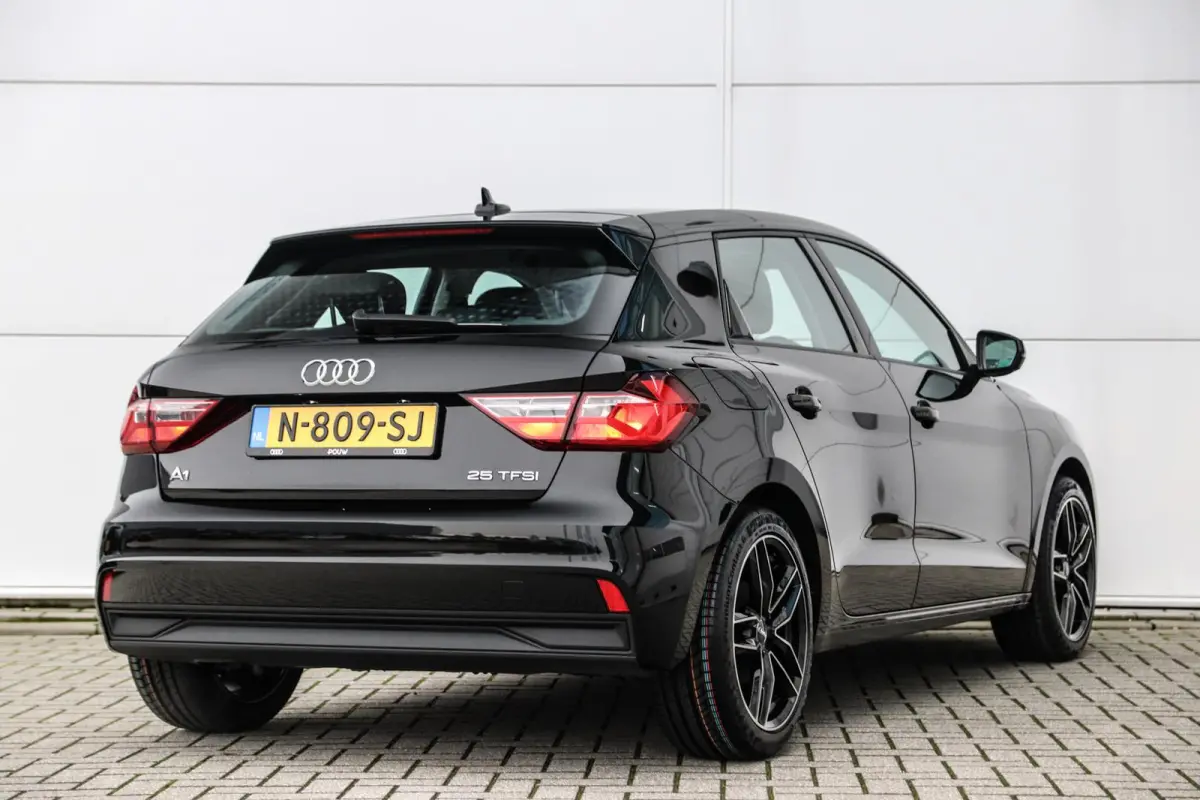 25 TFSI 95pk Pro Line | 17" Velgen | Sportstoelen