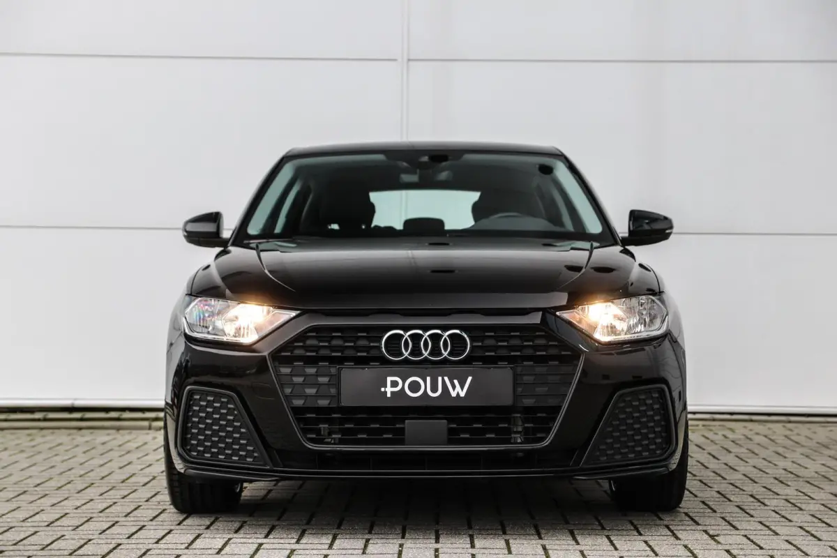 25 TFSI 95pk Pro Line | 17" Velgen | Sportstoelen