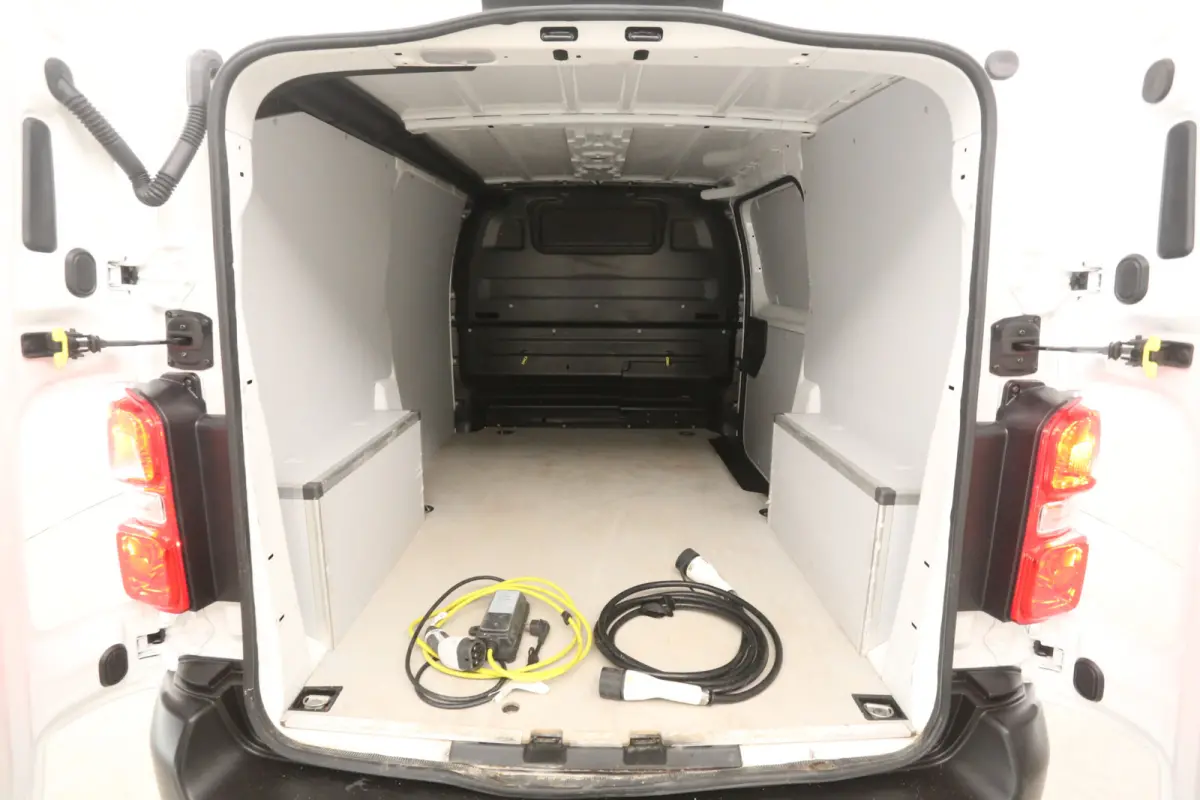 L2H1 75 kWh Long Range | Snelladen | Airco | Camera | Cruise | 3 Zits | Carplay