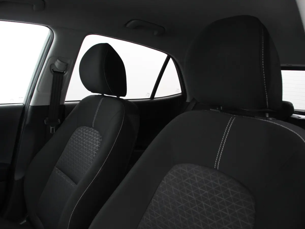 1.0 DPi Automaat DynamicLine DEMO ! Navigatie Apple Carplay / Android Auto Airco Camera DAB Stoelverwarming Extra Getint glas Lichtmetalen velgen Cruise Control Bluetooth