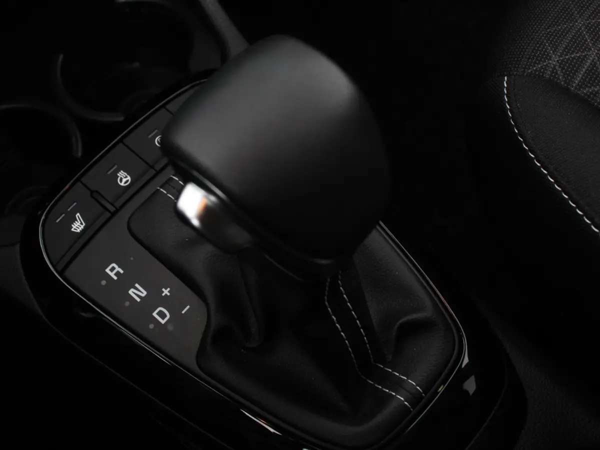 1.0 DPi Automaat DynamicLine DEMO ! Navigatie Apple Carplay / Android Auto Airco Camera DAB Stoelverwarming Extra Getint glas Lichtmetalen velgen Cruise Control Bluetooth
