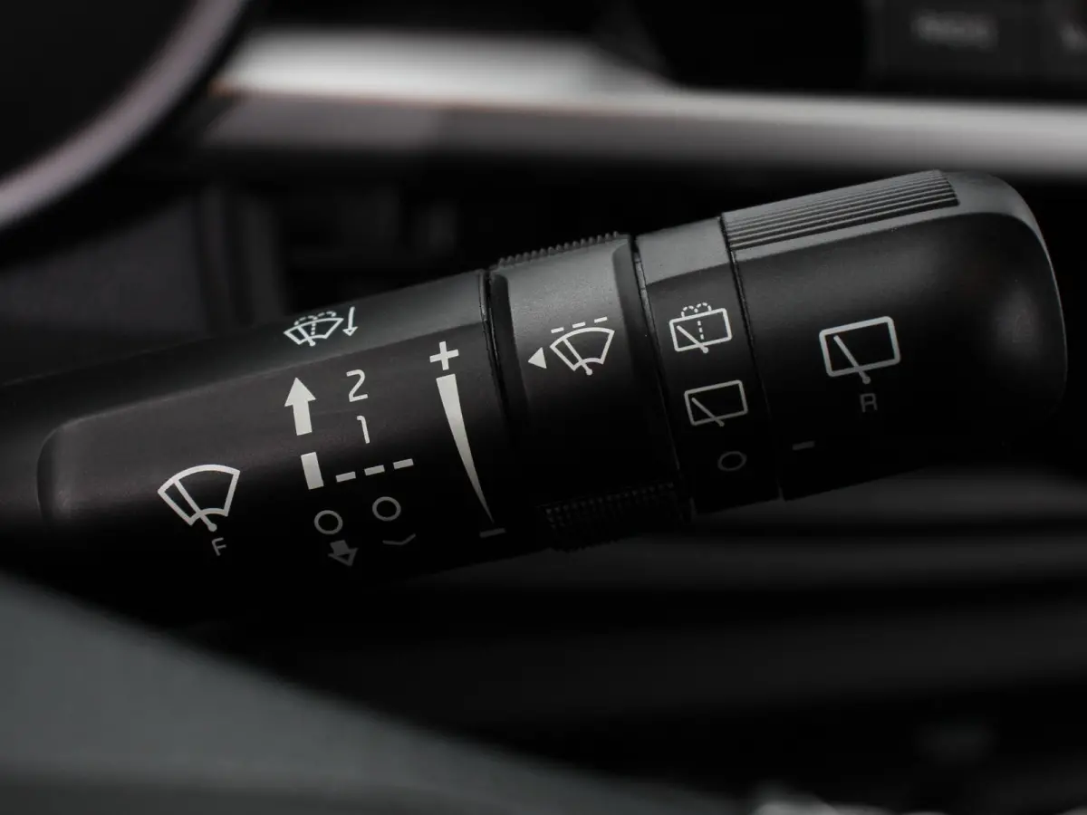 1.0 DPi Automaat DynamicLine DEMO ! Navigatie Apple Carplay / Android Auto Airco Camera DAB Stoelverwarming Extra Getint glas Lichtmetalen velgen Cruise Control Bluetooth