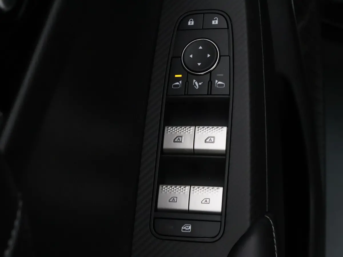 2.4 PHEV Black Edition Full option! Nieuwe auto!