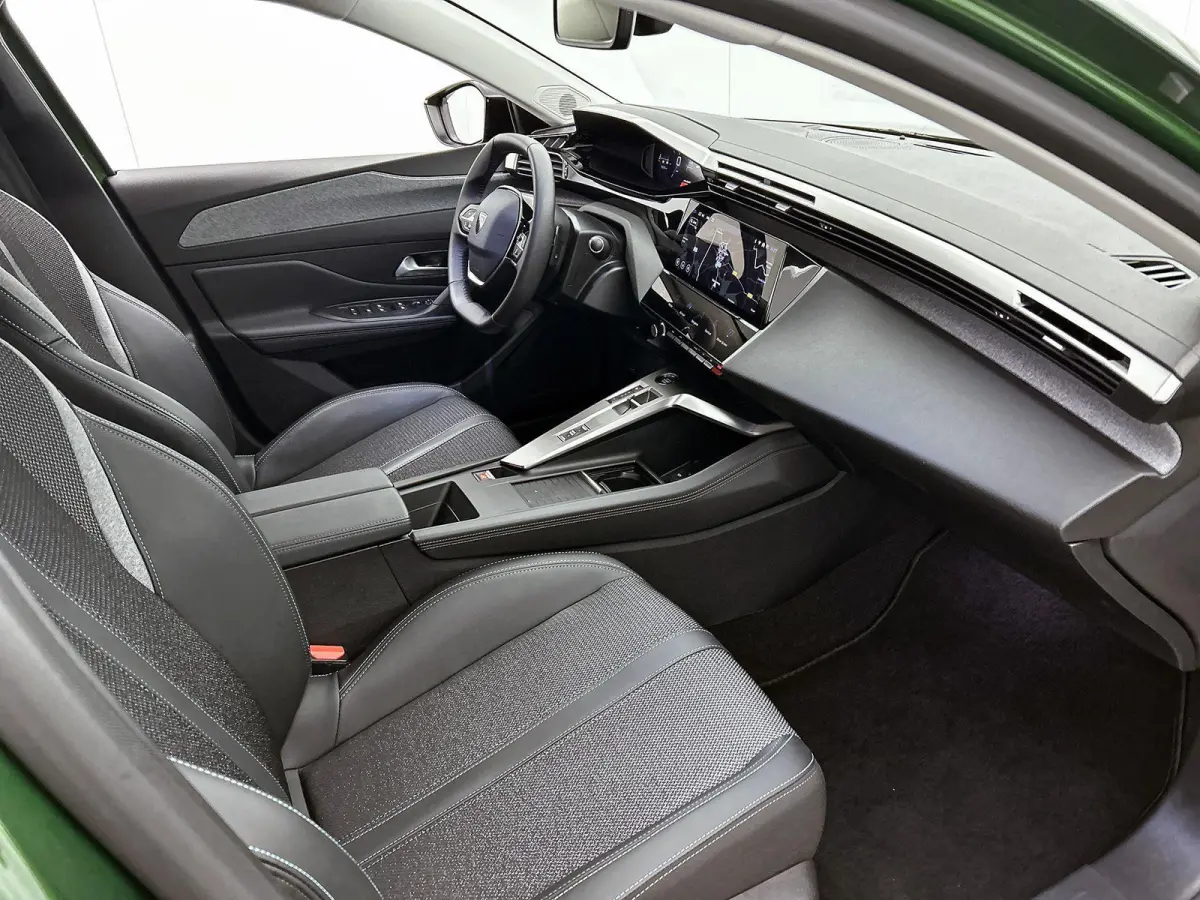 Allure Hybrid 145pk Automaat | Navigatie | Achteruitrijcamera | Climate Control | Adaptieve Cruise Control | Keyless | Led koplampen | Draadloze Apple Carplay / Android auto | Draadloze tele