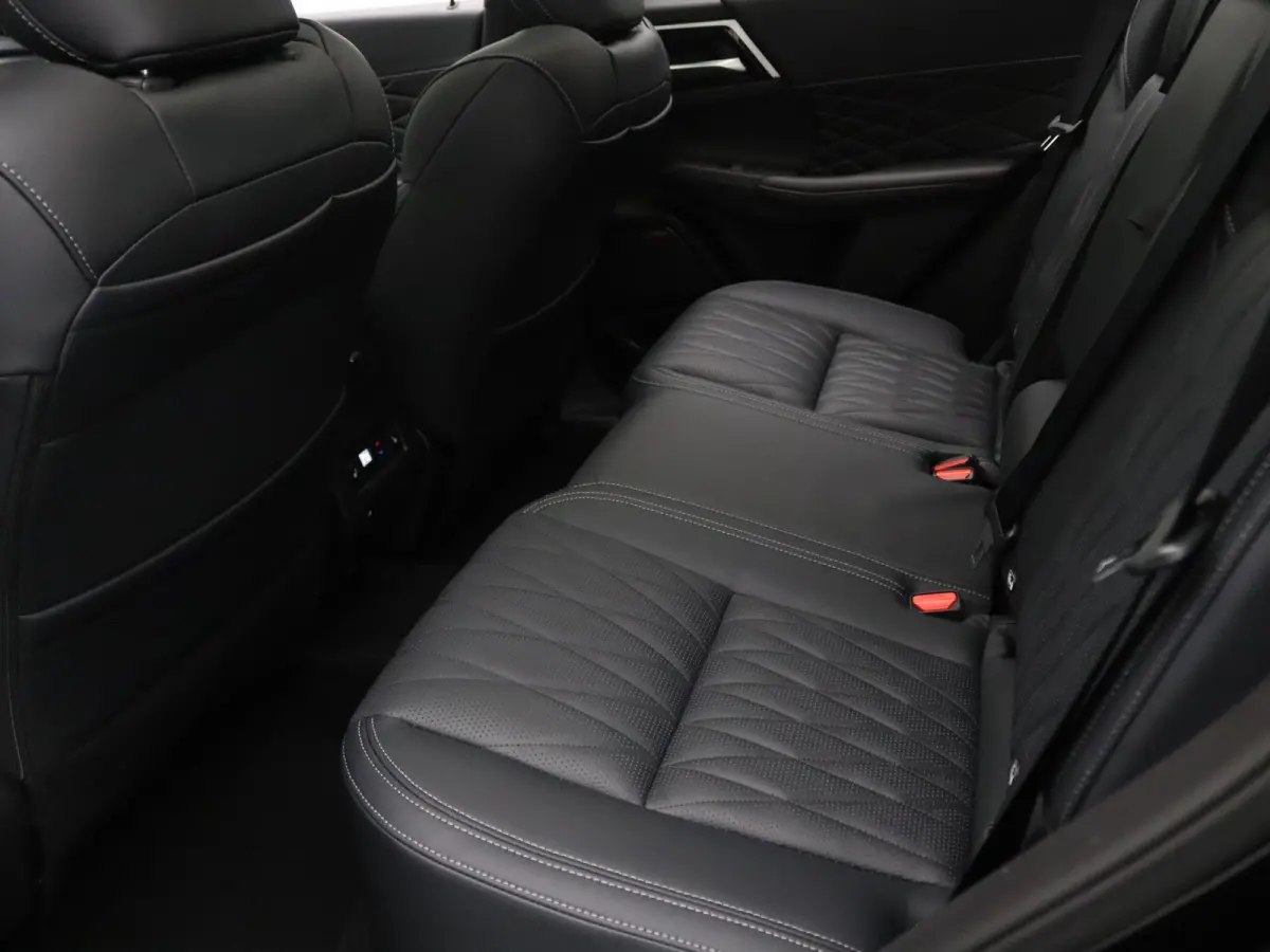 2.4 PHEV Black Edition Full option! Nieuwe auto!