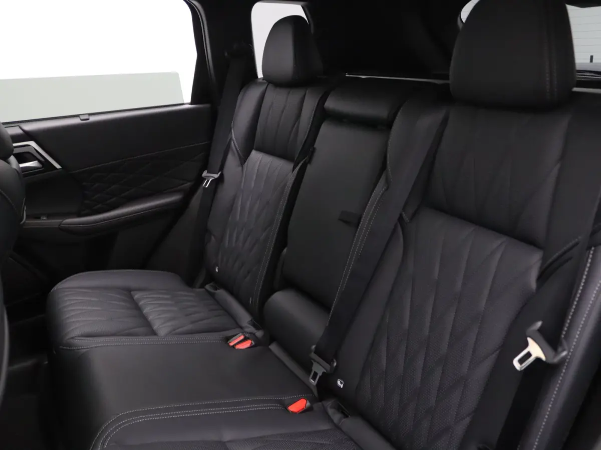 2.4 PHEV Black Edition Full option! Nieuwe auto!