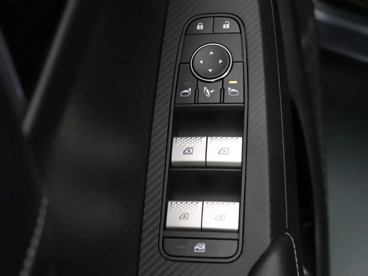 2.4 PHEV Black Edition Full option! Nieuwe auto!