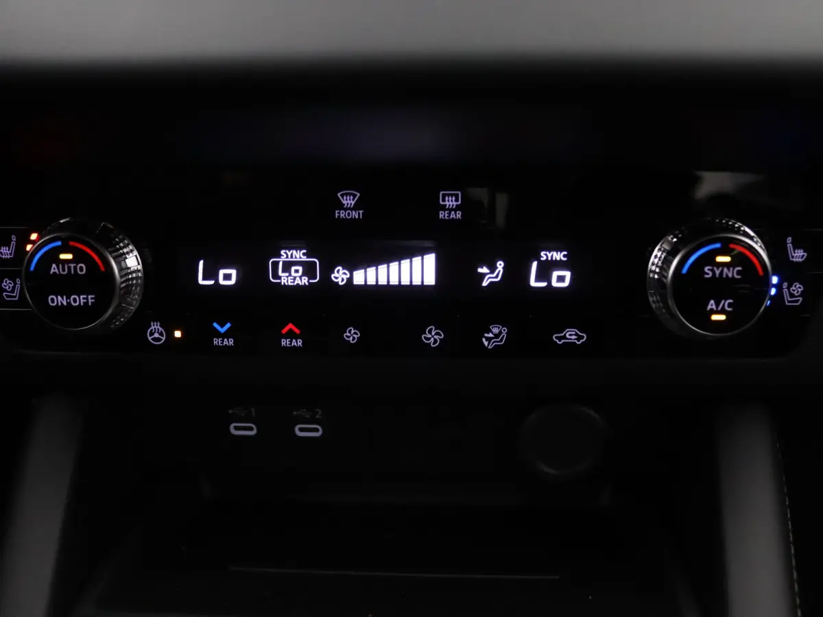 2.4 PHEV Black Edition Full option! Nieuwe auto!