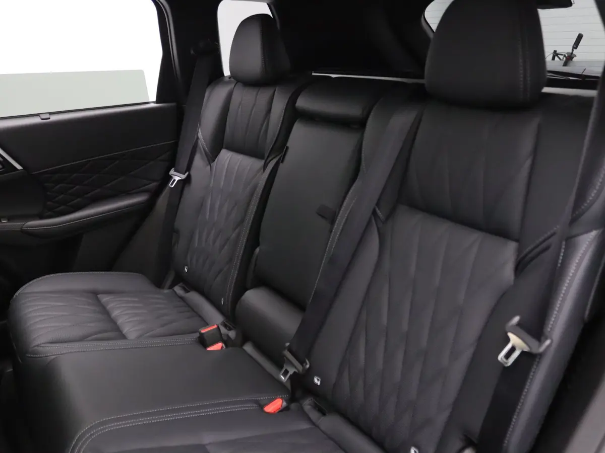 2.4 PHEV Black Edition Full option! Nieuwe auto!