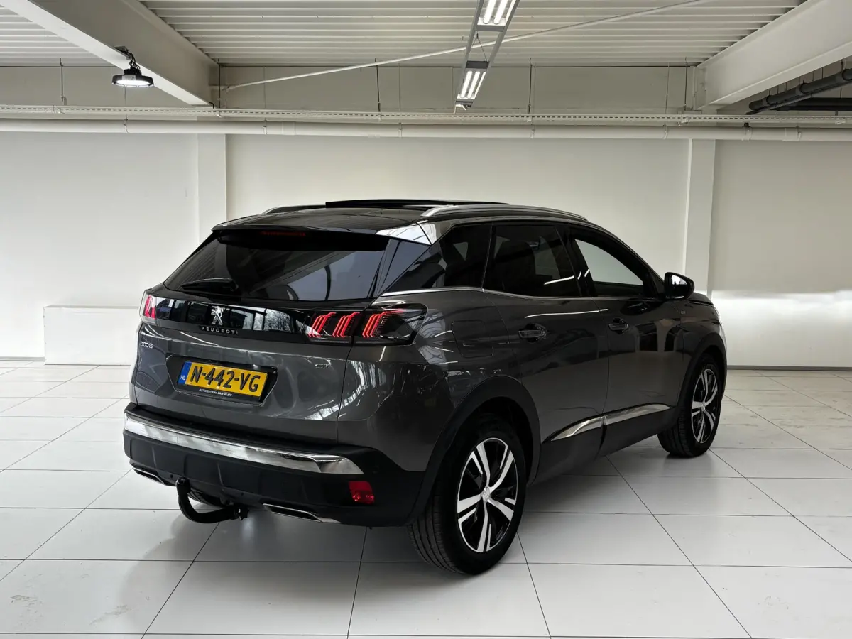 1.2 PureTech GT | Panoramadak | Navigatie | Trekhaak | Achteruitrijcamera |