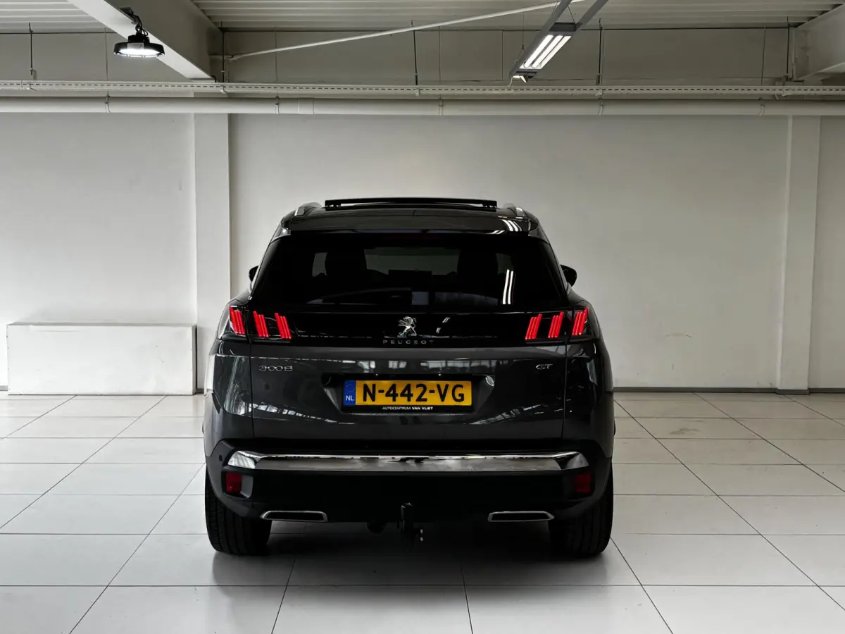 1.2 PureTech GT | Panoramadak | Navigatie | Trekhaak | Achteruitrijcamera |