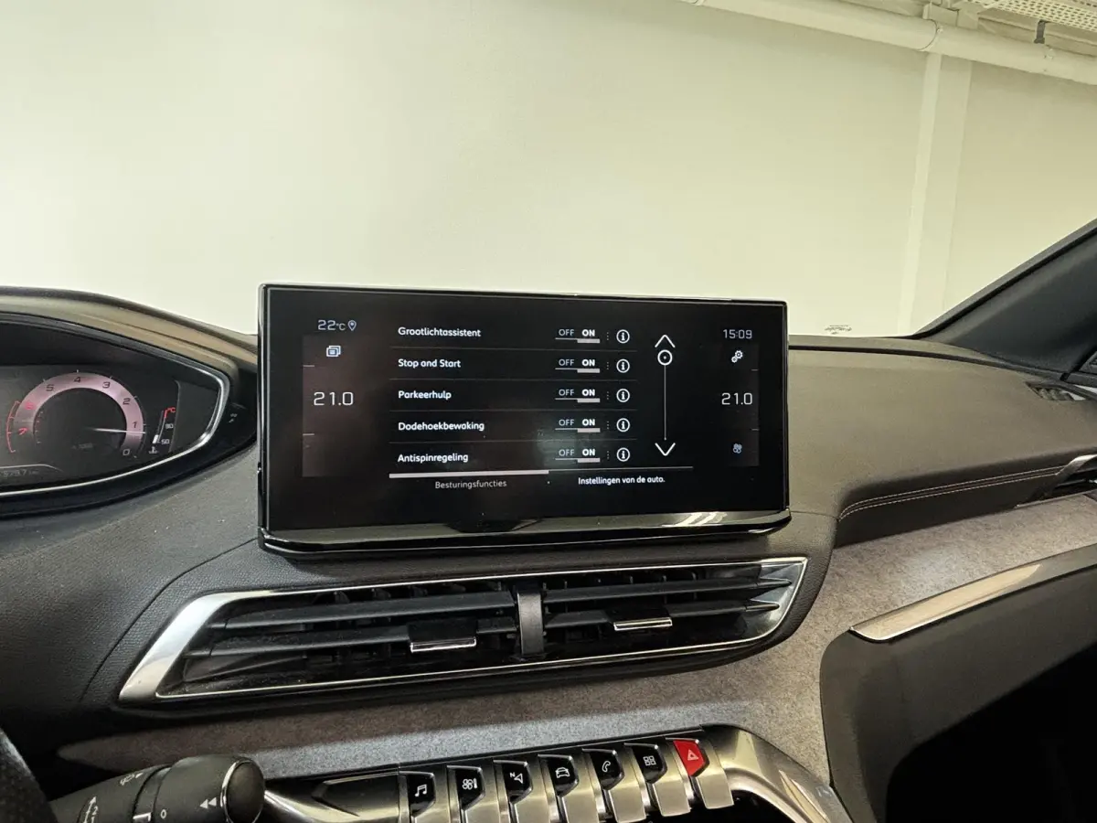 1.2 PureTech GT | Panoramadak | Navigatie | Trekhaak | Achteruitrijcamera |