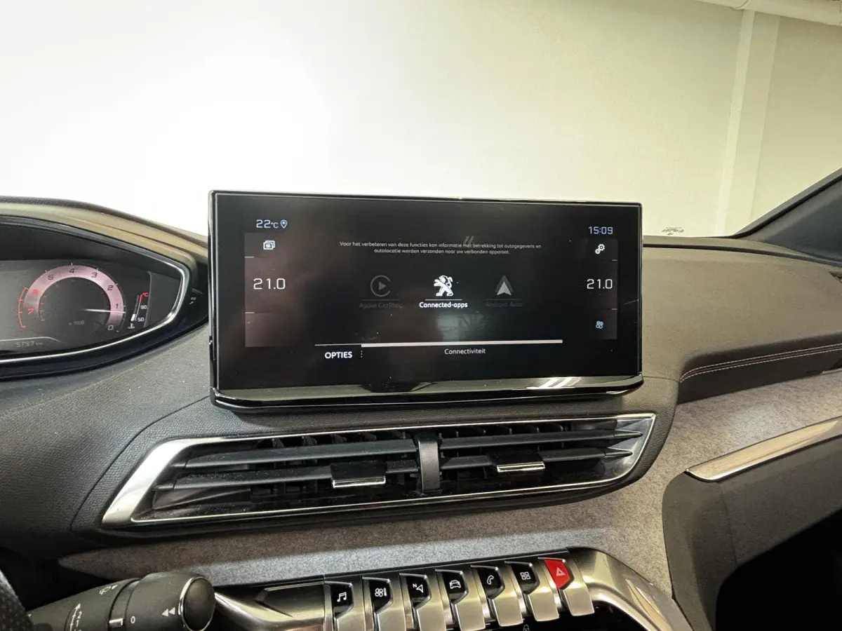 1.2 PureTech GT | Panoramadak | Navigatie | Trekhaak | Achteruitrijcamera |