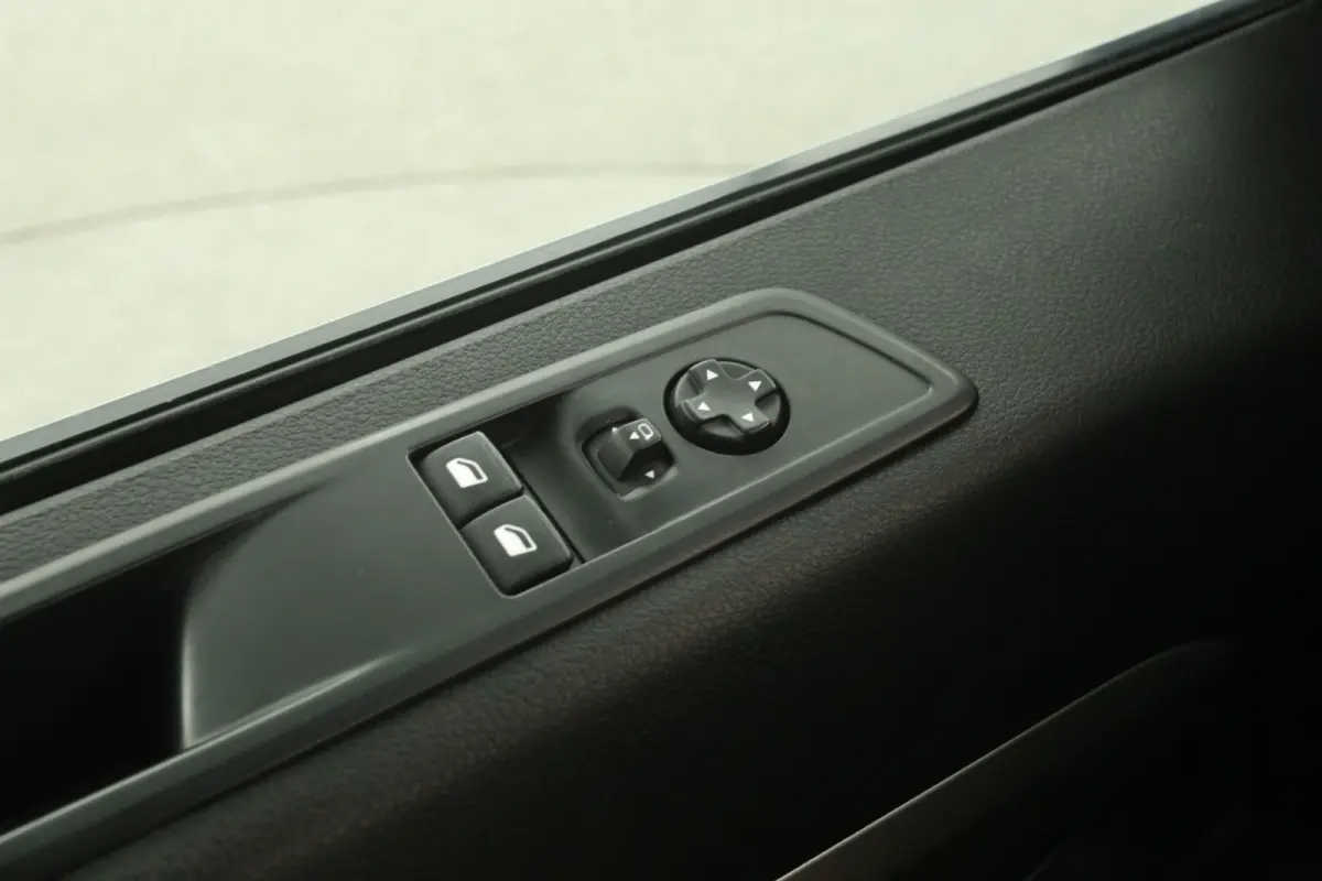 2.0 CDTI L3H1 | Dubbele Cabine | Airco | Camera | Cruise | Trekhaak | Carplay | Navi