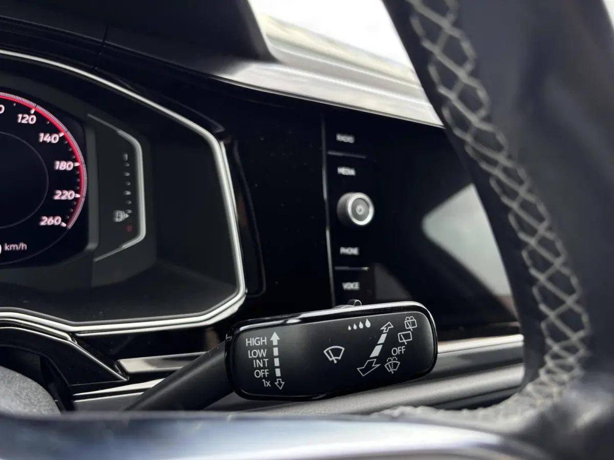 1.0 TSI Highline Business R acc pdc apple carplay