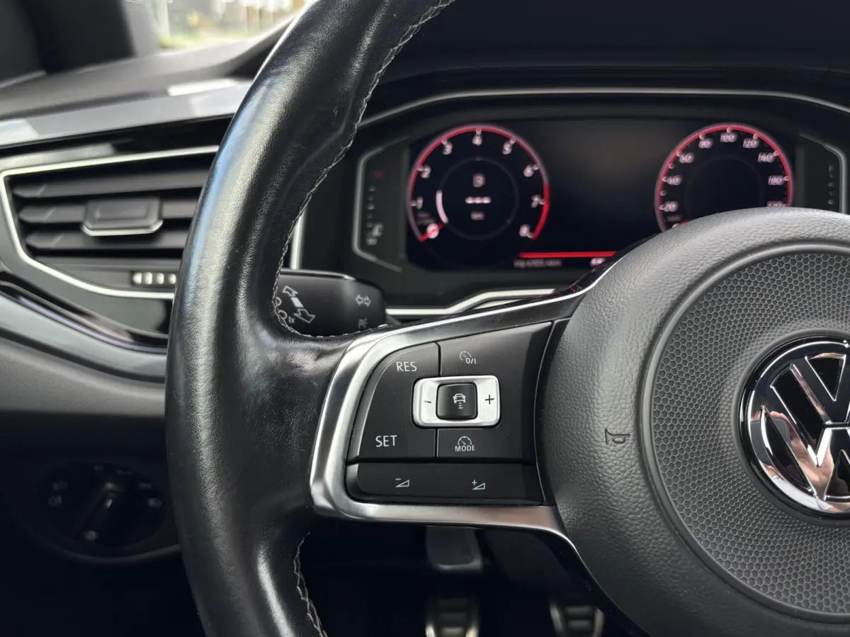 1.0 TSI Highline Business R acc pdc apple carplay
