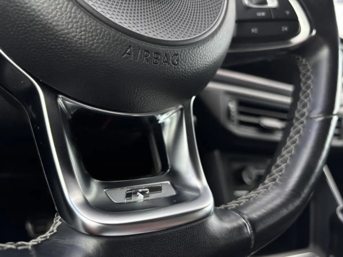 1.0 TSI Highline Business R acc pdc apple carplay