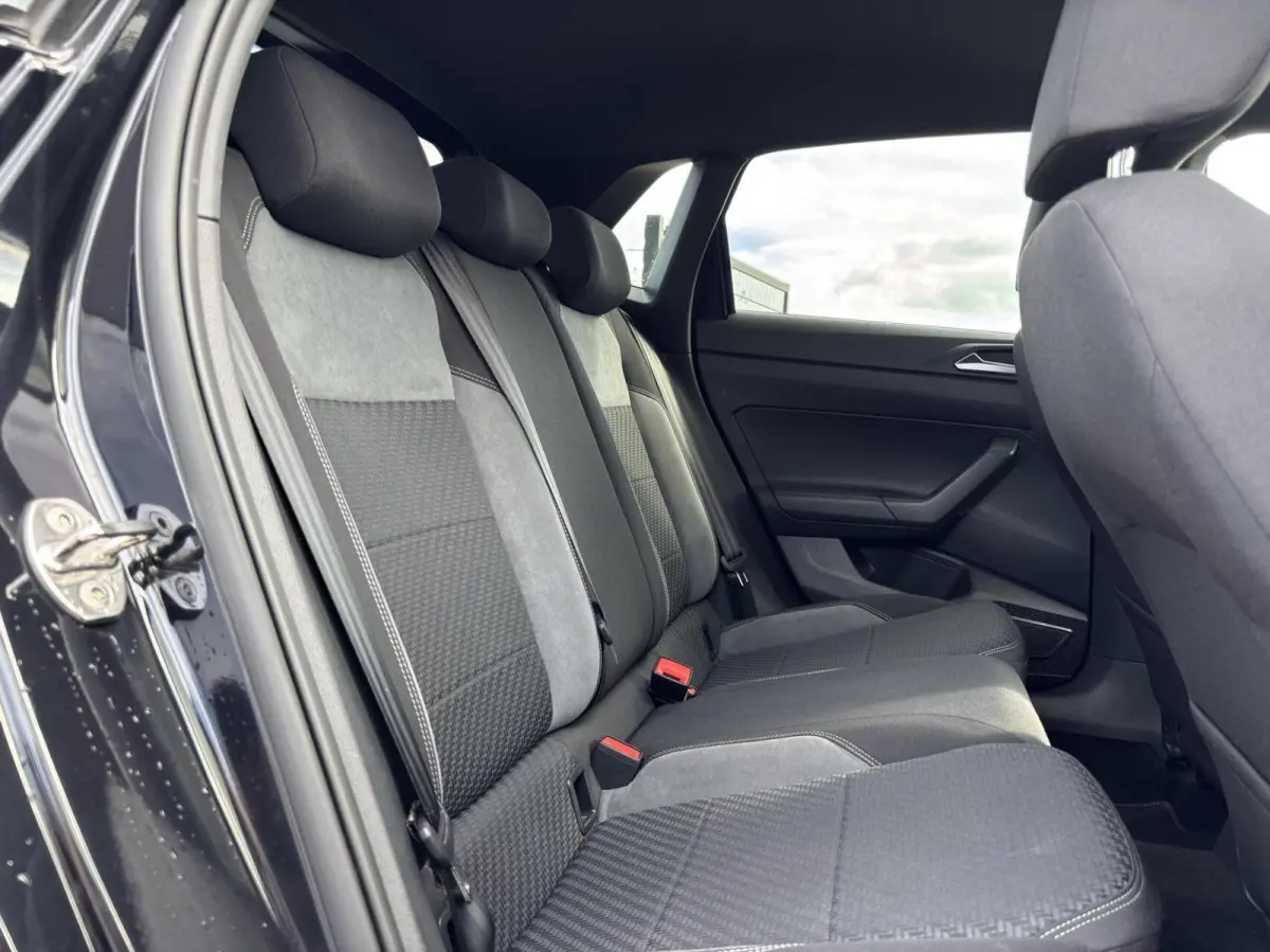 1.0 TSI Highline Business R acc pdc apple carplay