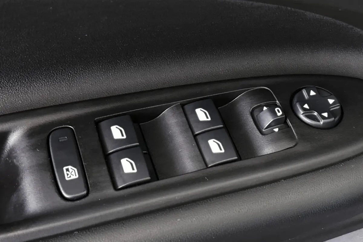 1.2 e-Hybrid Altitude Achteruitrijcamera Apple CarPlay 17"