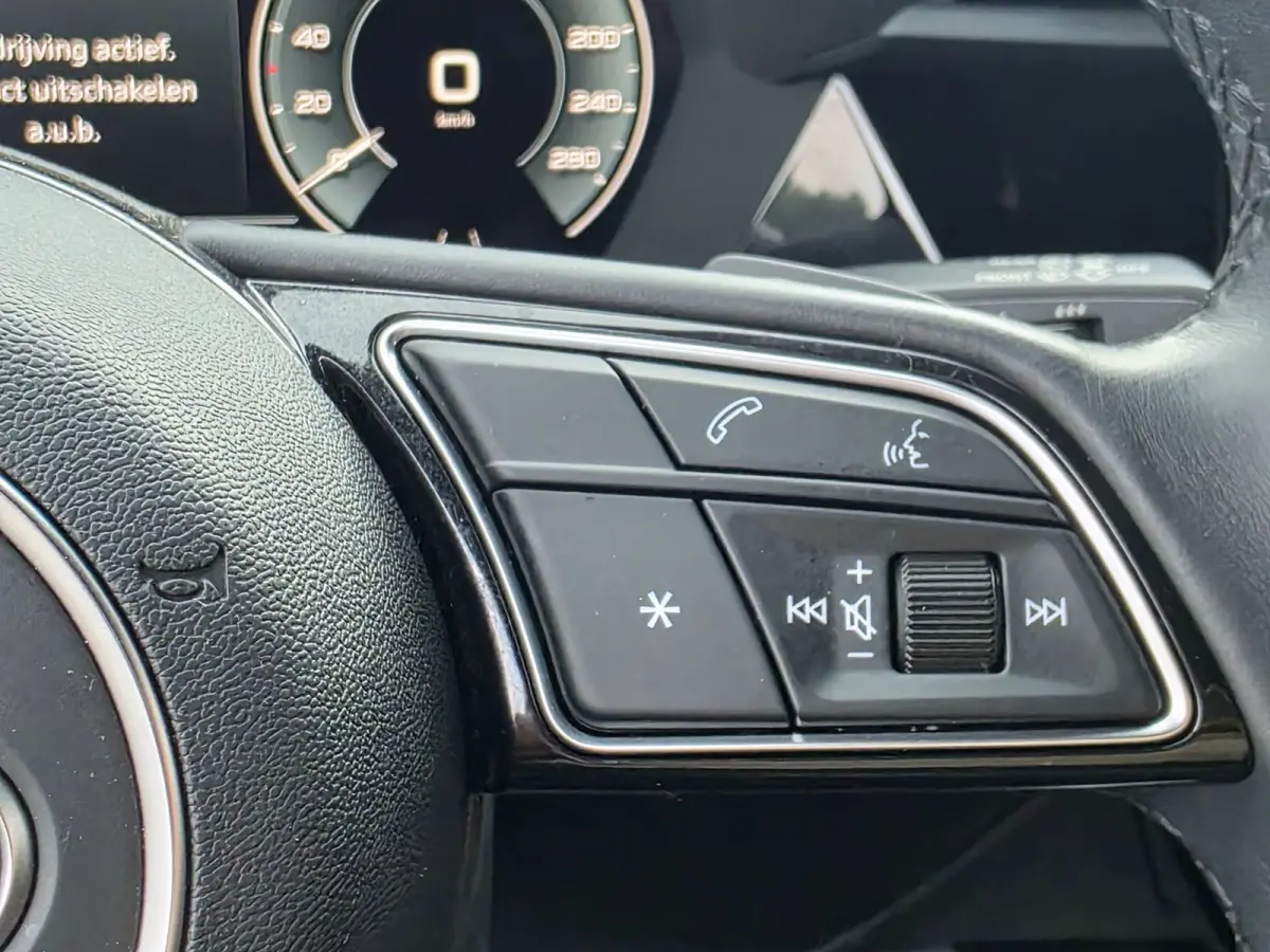 40 e-tron TFSIe Pro Line plus | LEDER | BLACK OPTIEK | DIGITAL COCKPIT | STOELVERWARMING | CAMERA