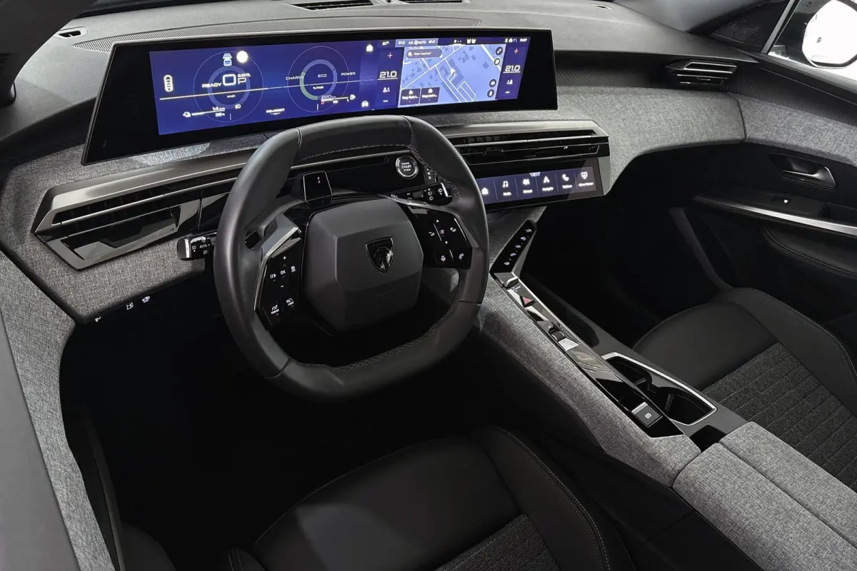 1.6 Plug-in Hybrid 195 Allure 7p Stoelverwarming 360-Camera Keyless 19"