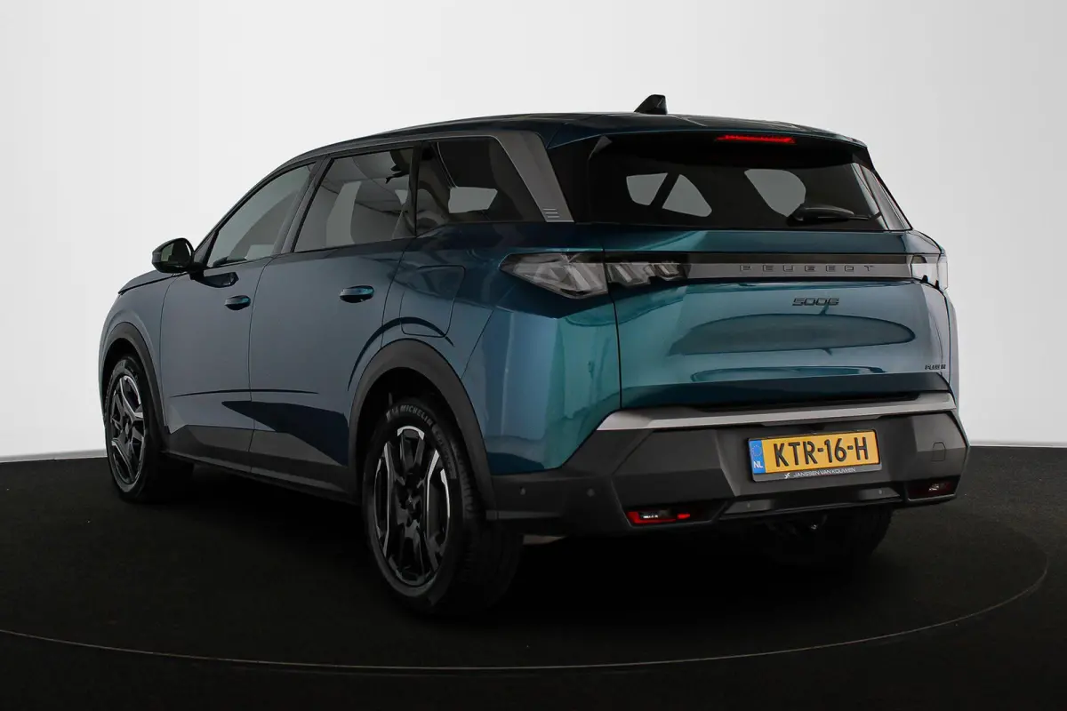 1.6 Plug-in Hybrid 195 Allure 7p Stoelverwarming 360-Camera Keyless 19"